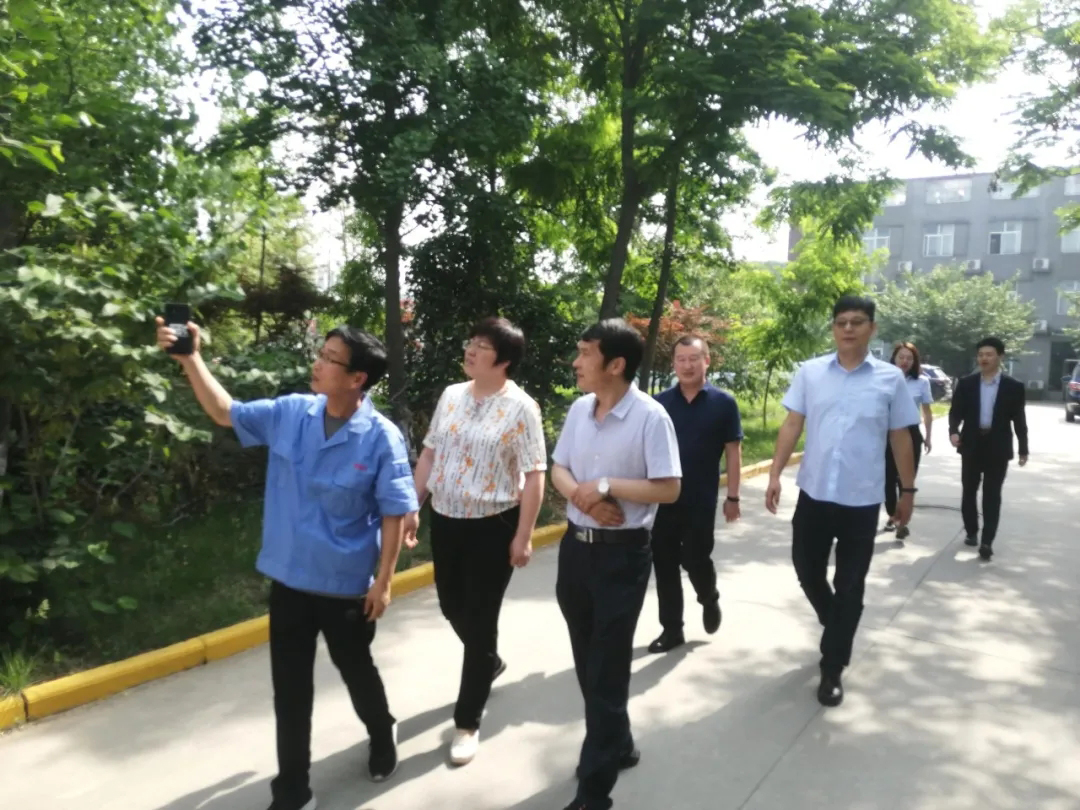 兵团第十一师领导莅临西驰电气考察交流(图3)